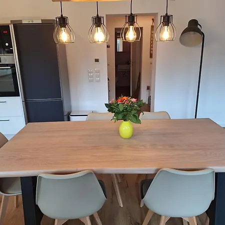 Maison Confortable Mit Sonnenterrasse Und Garten, Bad Ems, Koblenz, Montabaur, Wandern, Radfahren, Mountanbiketouren